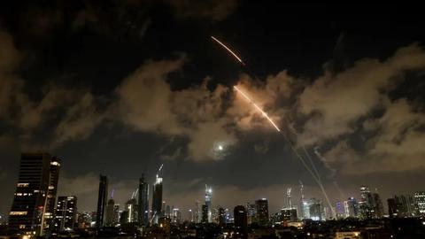 Iran tuyên bố kiểm soát không phận Israel 
